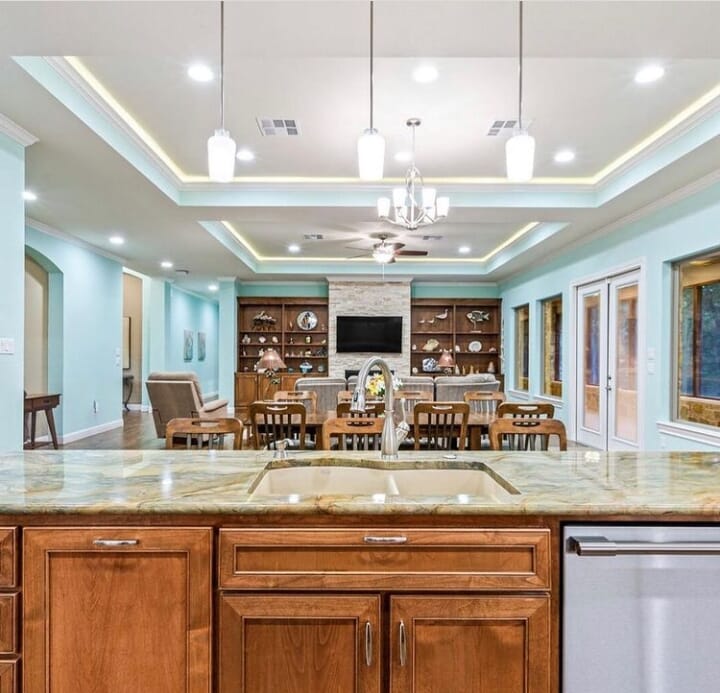 Realestate in China Spring, Texas, USA. Kitchen dining area