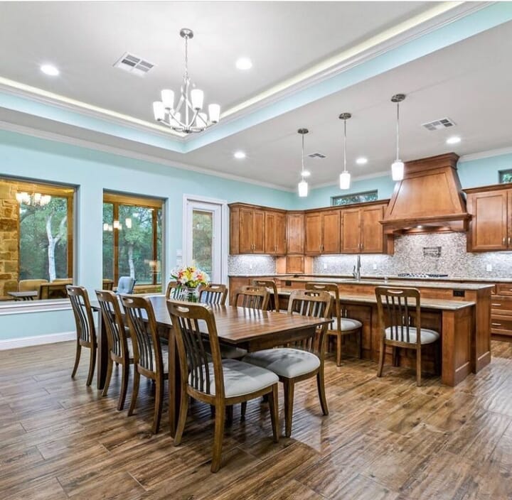 Realestate in China Spring, Texas, USA. Open kitchen dining room